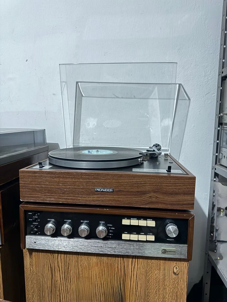 Amplificador gradiente transistor stereo 50 + toca disco Pioneer pl-12r