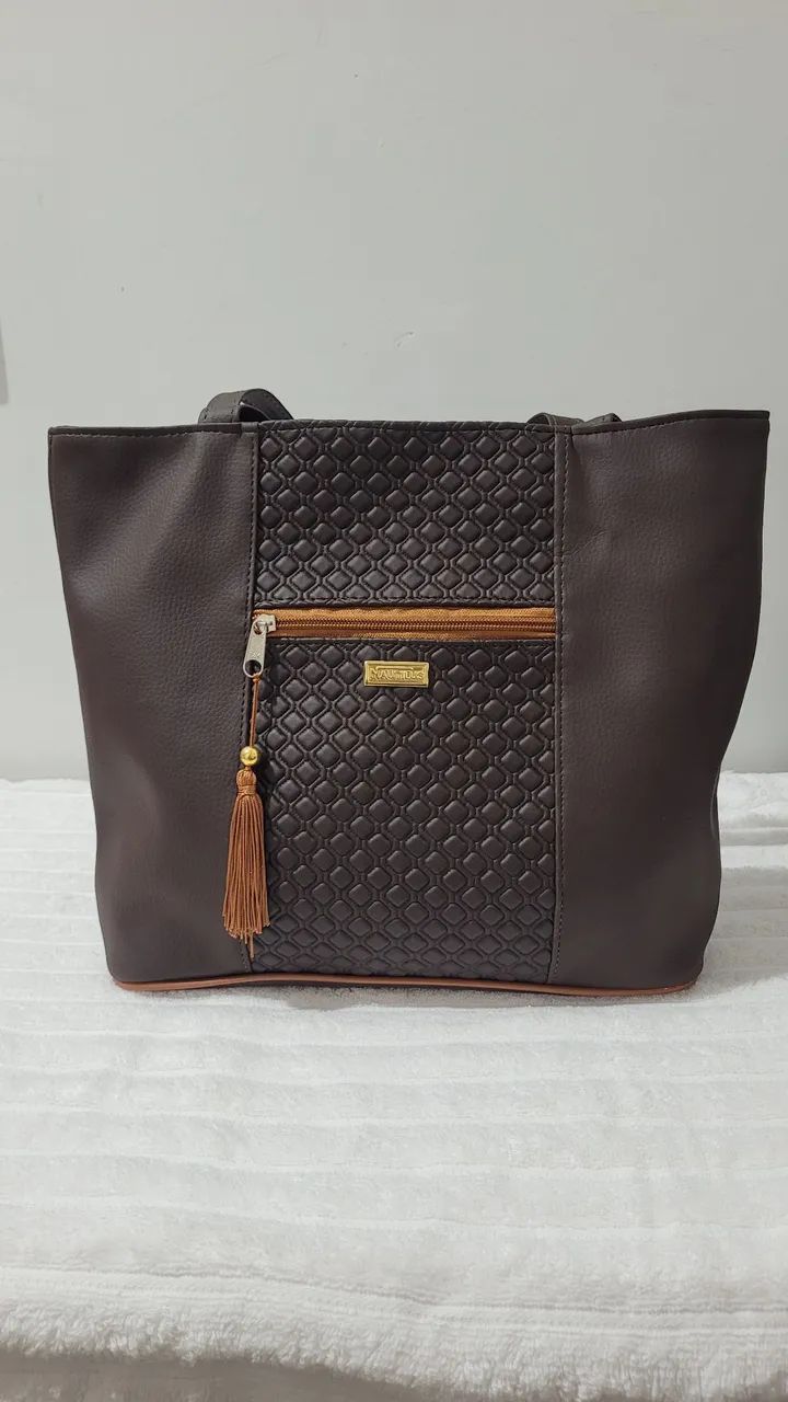 Três bolsas femininas