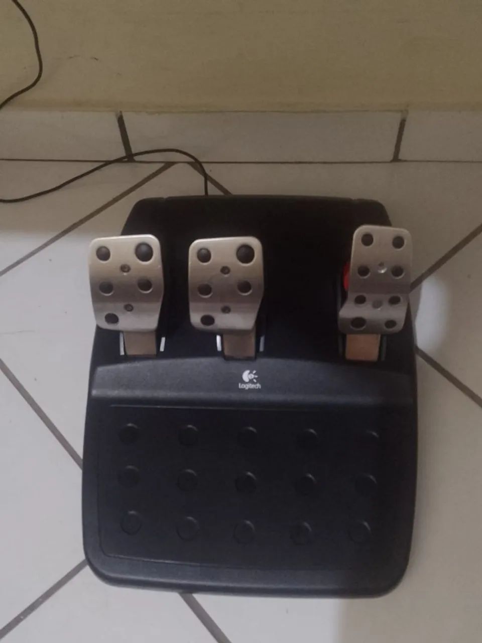 Kit Logitech G27 volante, câmbio e pedais - Foto 2