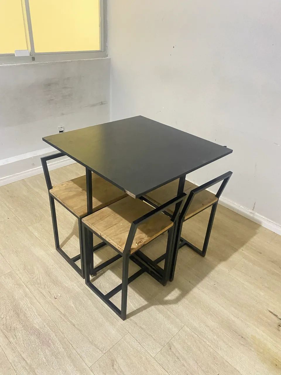 Mesa Contemporânea 