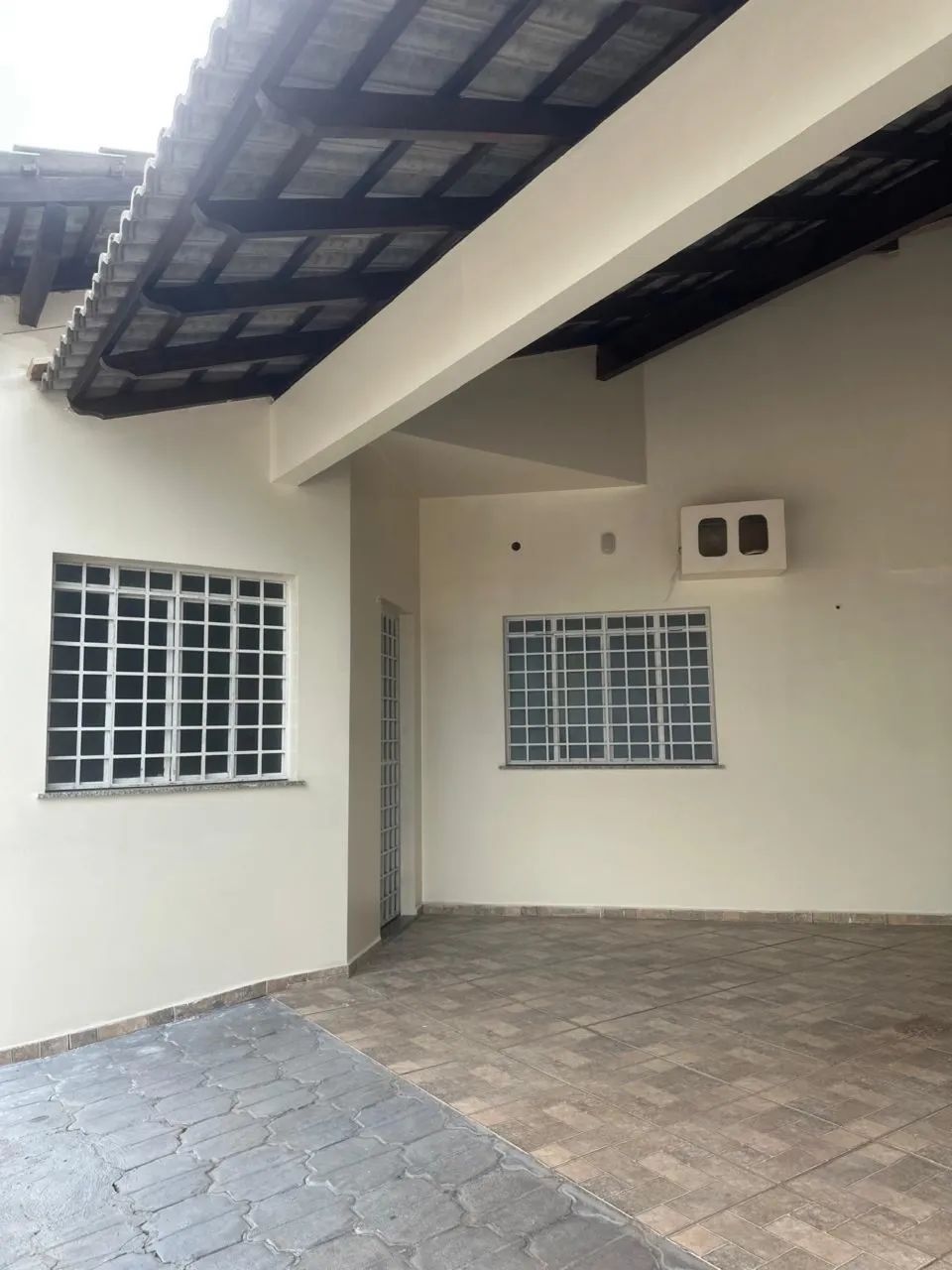 Imperdível!Alugo apt no caçari com 2 quartos.