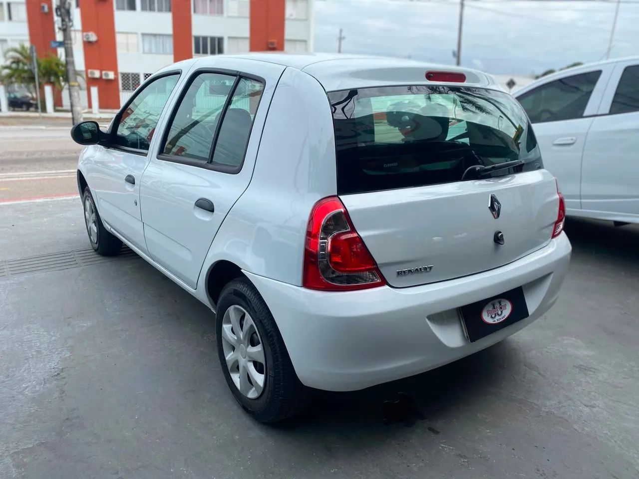 Renault Clio Expression Hi-flex 1.0 16V 3P 2014 - Foto 5