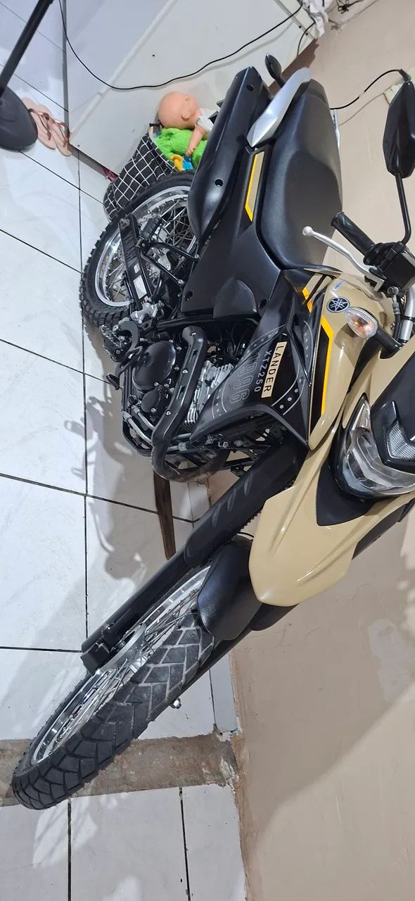 Lander Bem conservada pouco uso