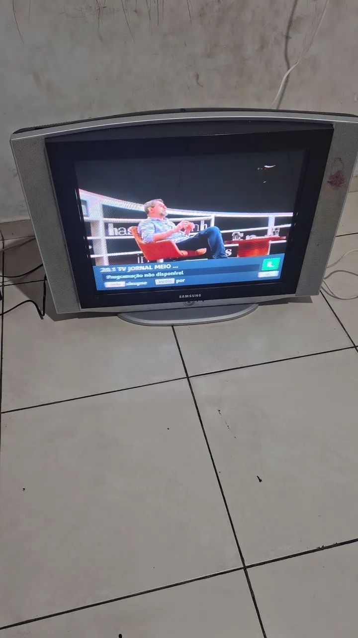 Tv de tubo com antena e conversor  - Foto 2
