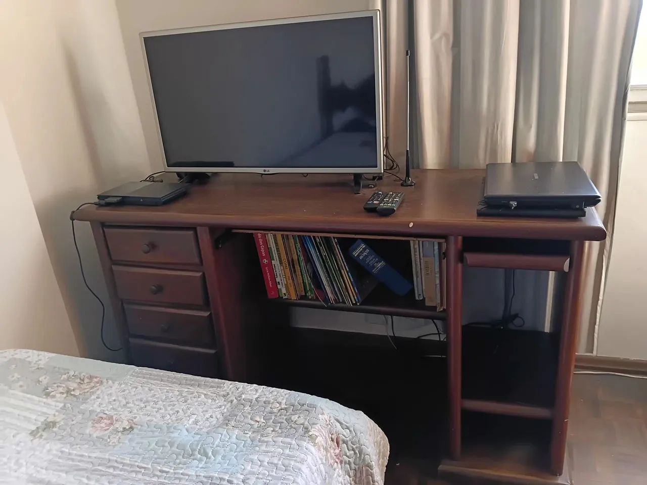 Mesa de estudo (madeira maciça)