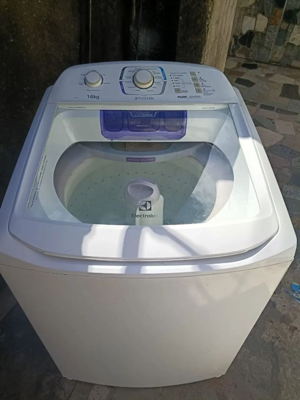 Máquina de lavar roupas Eletrolux 16kg - Foto 2