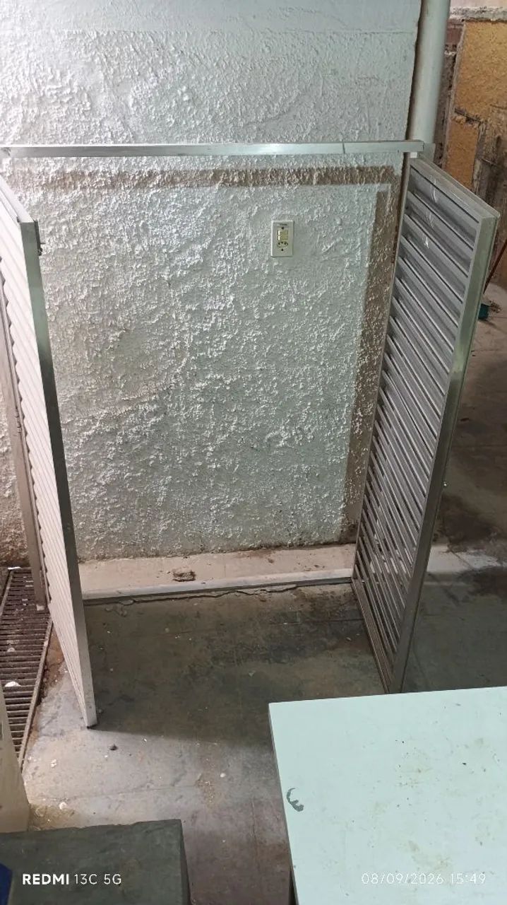 Portal com duas portas de alumínio  - Foto 3