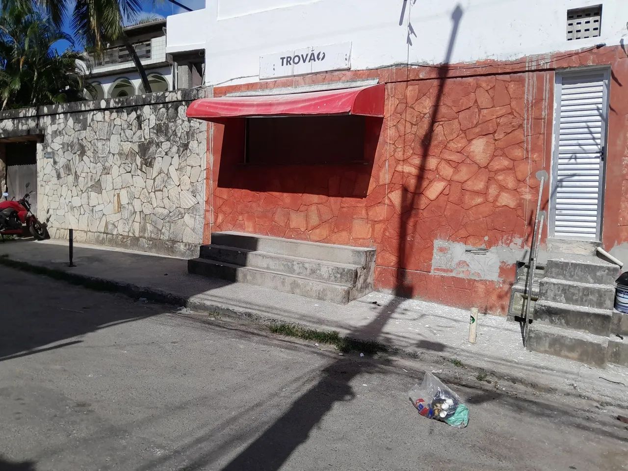 Aluga-se Ponto Comercial