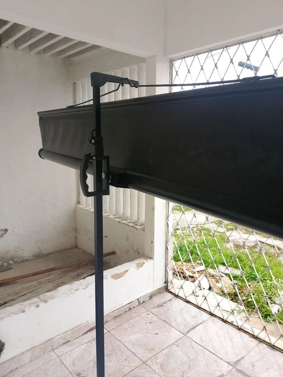 TT07 - TELA TRIPÉ 2,43 X 1,82 (120") - FORMATO 4X3<br> - Foto 4