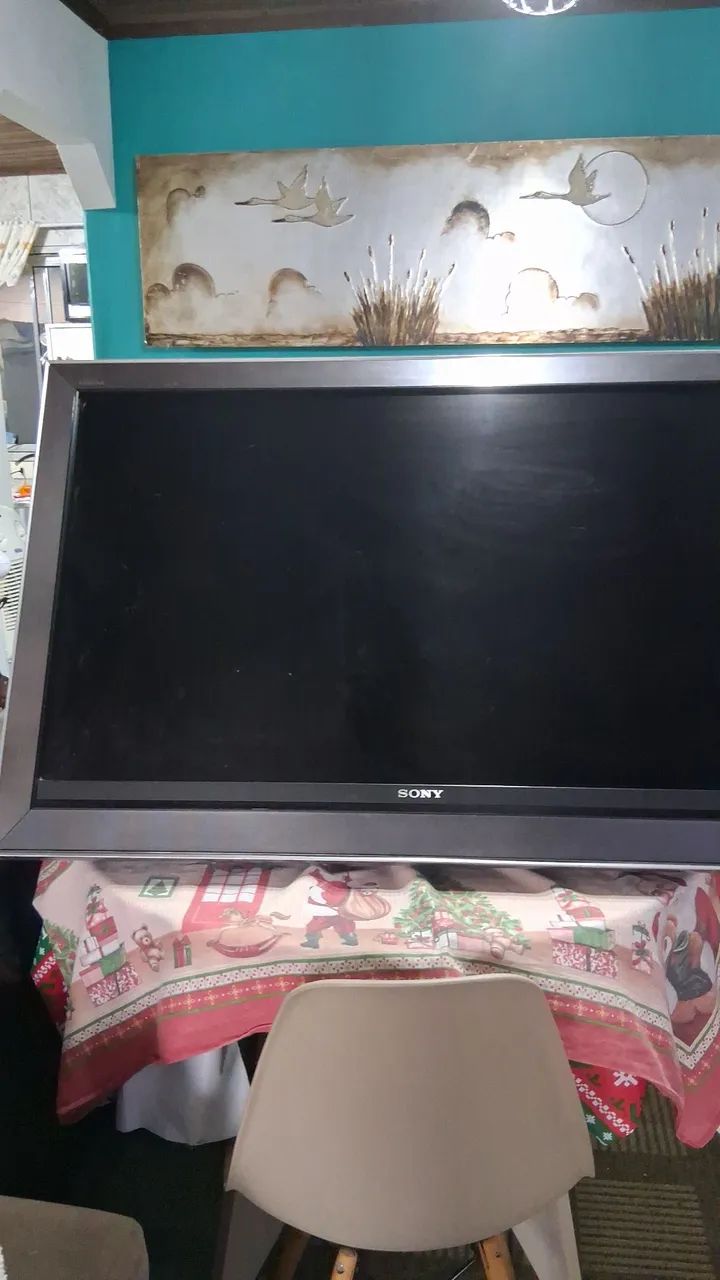 Tv 50 polegadas boa imagem,som só  tem um problema tu liga ela funciona  - Foto 2