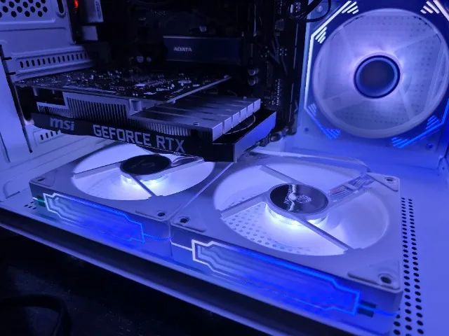 PC Gamer Hailey Bieber - Foto 2
