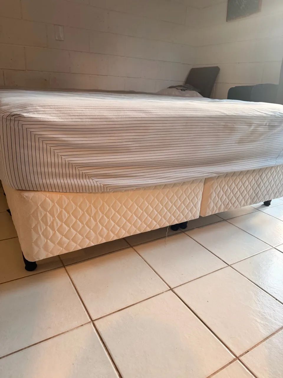 Cama queen size Ecoflex. Colchão molas ensacadas  - Foto 5