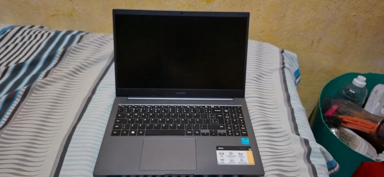 Notebook Samsung Book 4 RAM 128 armazenamento ótimo pra trabalhar e estudos - Foto 5