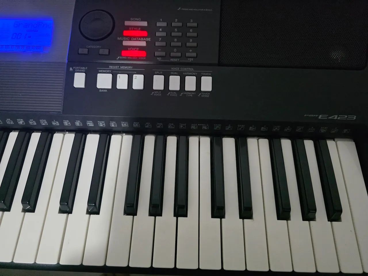 Teclado Yamaha PSR-E423  - Foto 2