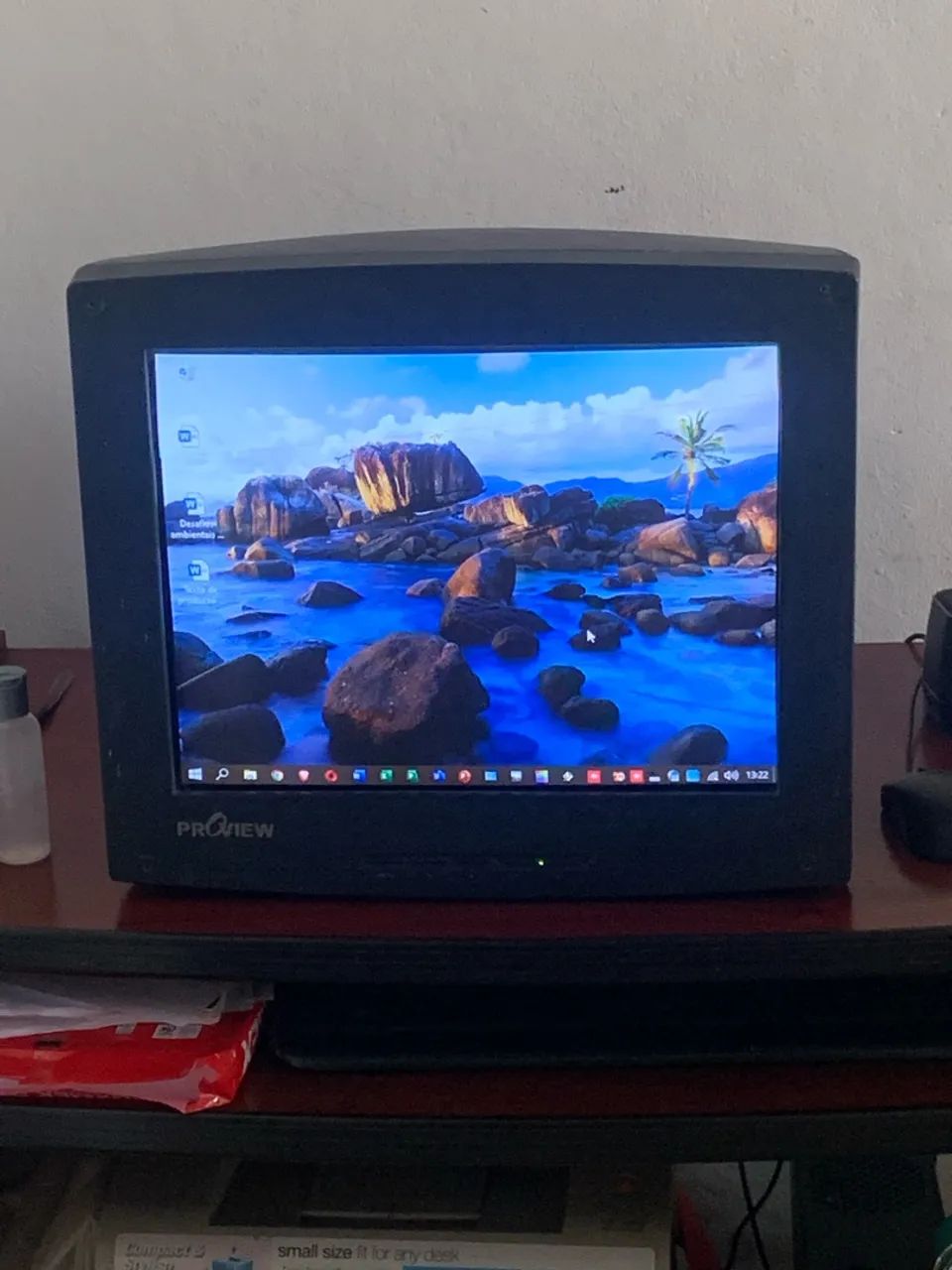 Monitor CRT Proview RF 777K 17 polegadas sem Pé,funcionando sem arranhão na tela