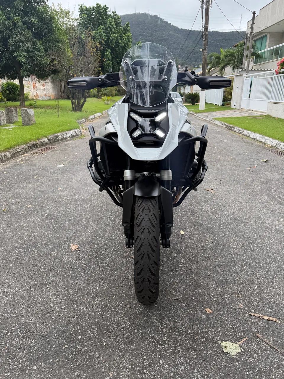BMW GS1300R plus 