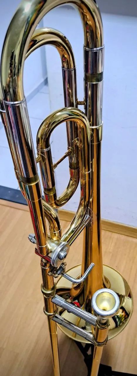 Vende-se trombone de vara com rotor