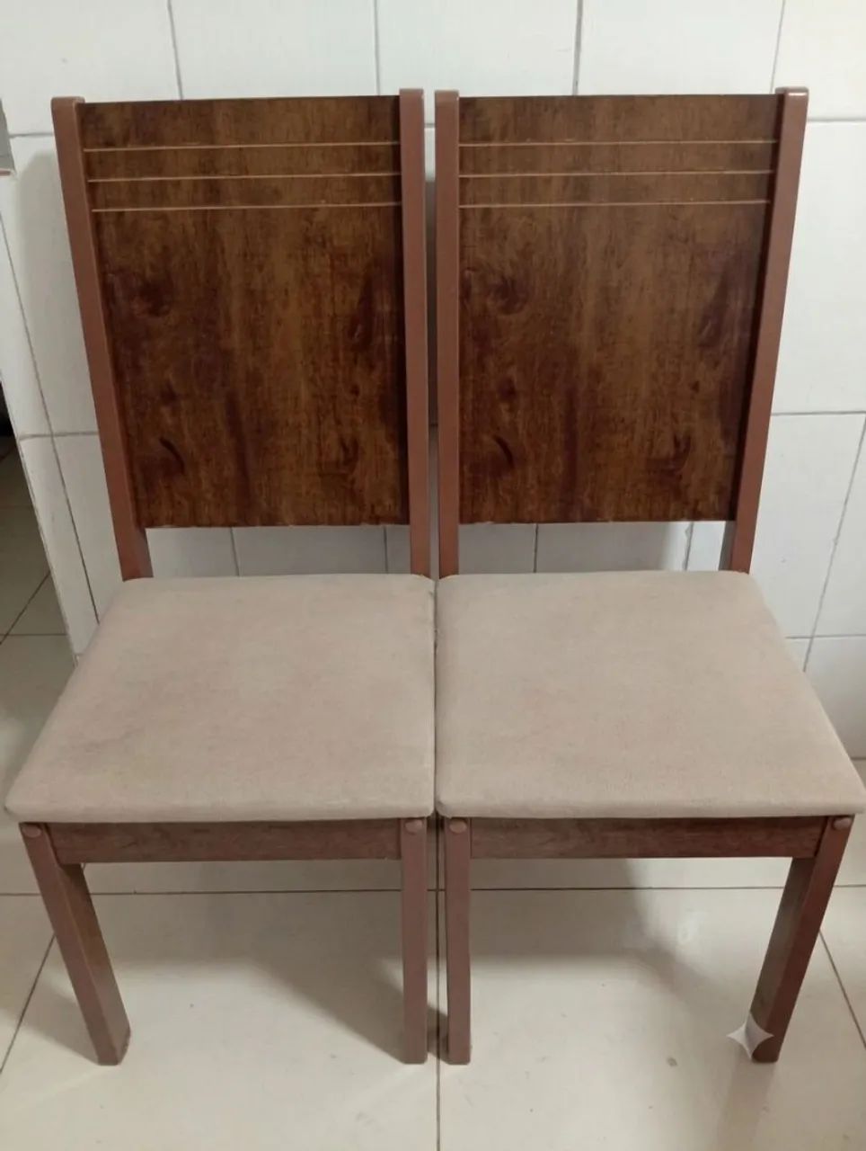 VENDE-SE - 5 CADEIRAS DE MADEIRA  - Foto 3
