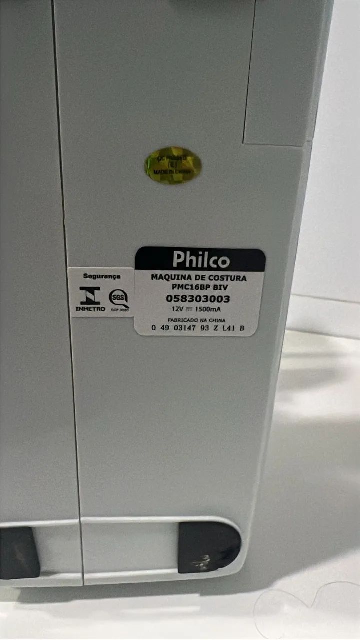 Máquina de costura e gabinete  - Foto 3