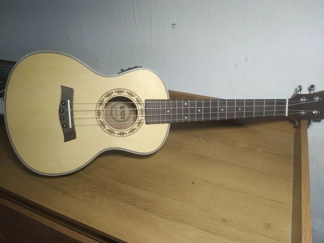 Ukulele eletrico - Foto 5