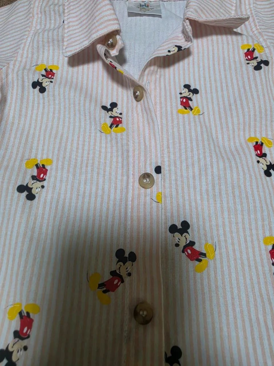 Camisa infantil da Disney<br>Tamanho P<br>Da M.Martan tamanho Queen<br>$ 270,00 reais - Foto 2