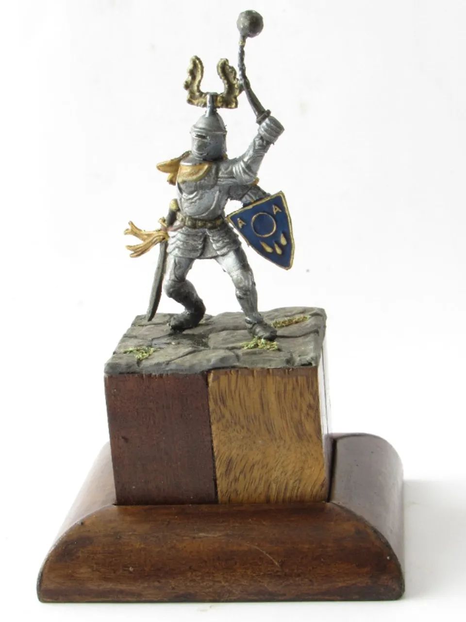 Cavaleiro Medieval Com Maça - Pintado À Mão