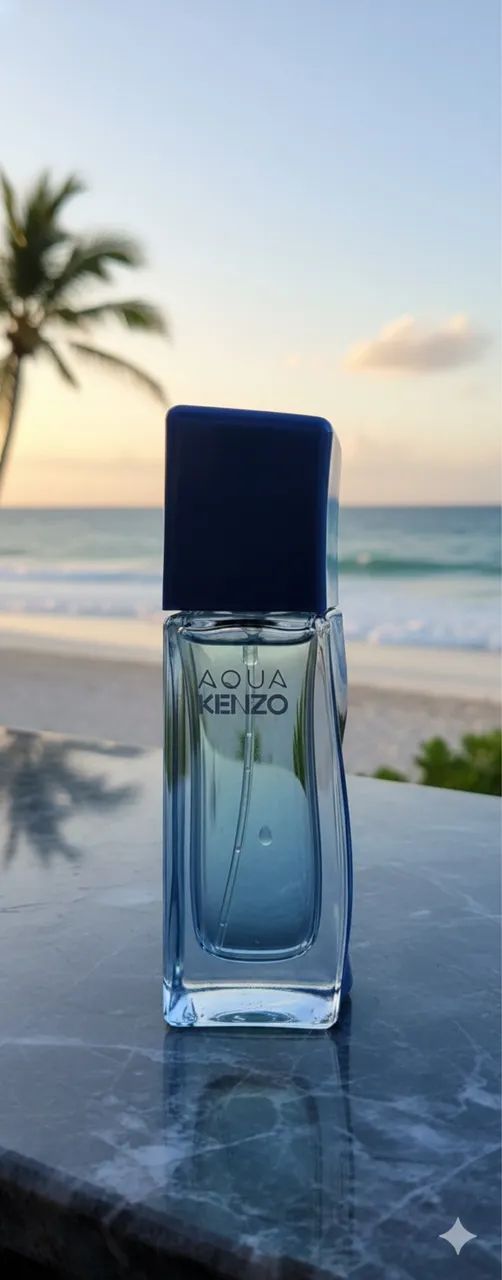 Vidro vazio de Aqua Kenzo perfume da Kenzo.