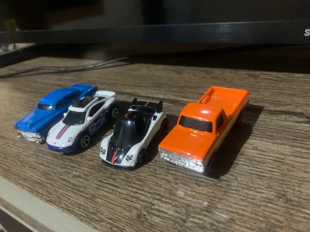 Vendo hotwheels os 4 por 40