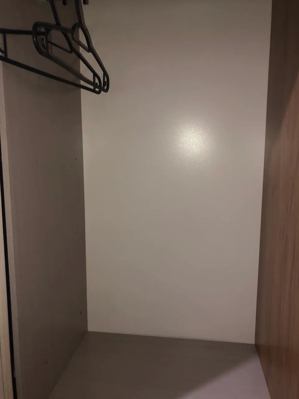 Guarda-Roupa de Solteiro com Espelho - Foto 5