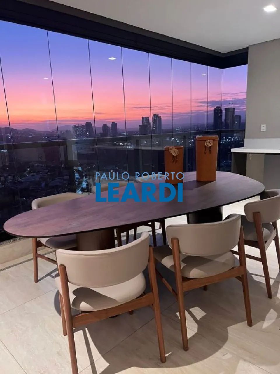 APARTAMENTO - ALPHAVILLE - SP