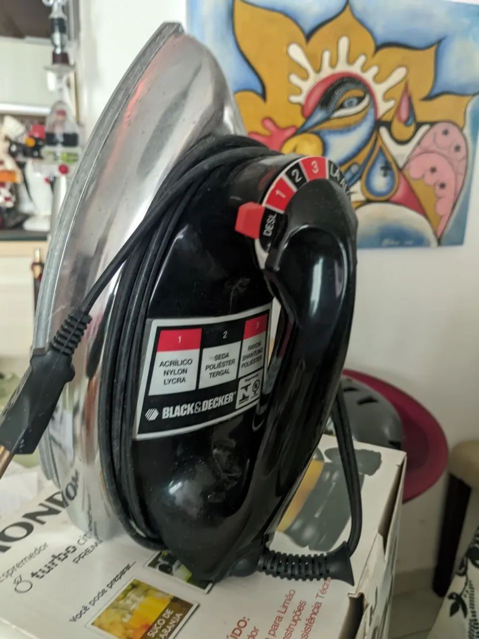 Ferro passar Black Decker modelo clássico 