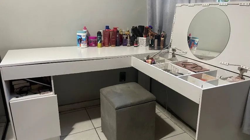 Penteadeira com escrivaninha 