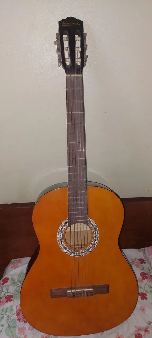 Violão Serena