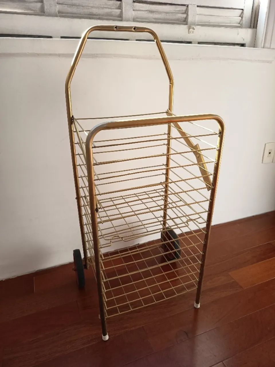 Carrinho de Feira Dobrável Vintage Dourado com Divisória Interna