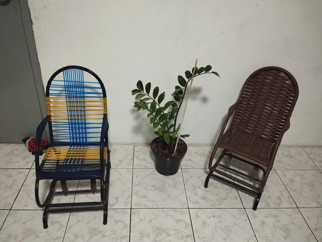 DUAS CADEIRA DE BALANÇO INFANTIL 