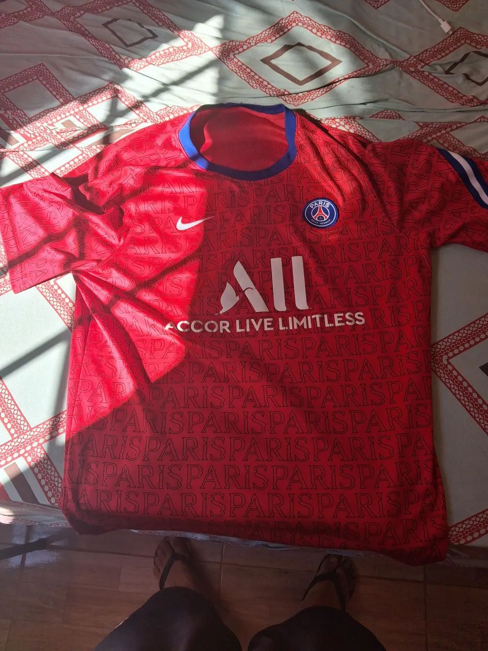 camisa Nike Paris Saint-Germain de pré-jogo da temporada 2020/21