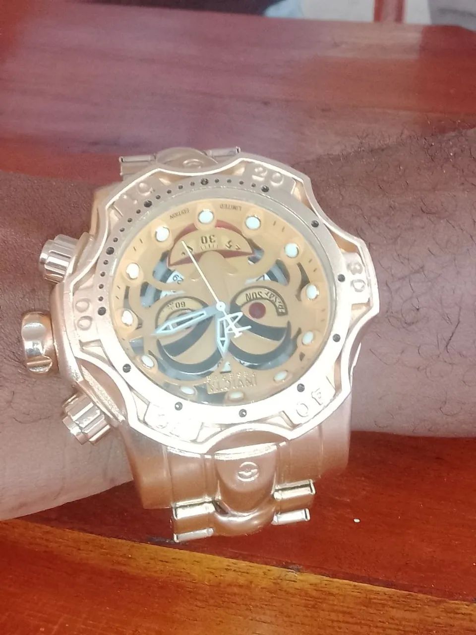 Relógio invicta luxo ? dourado 