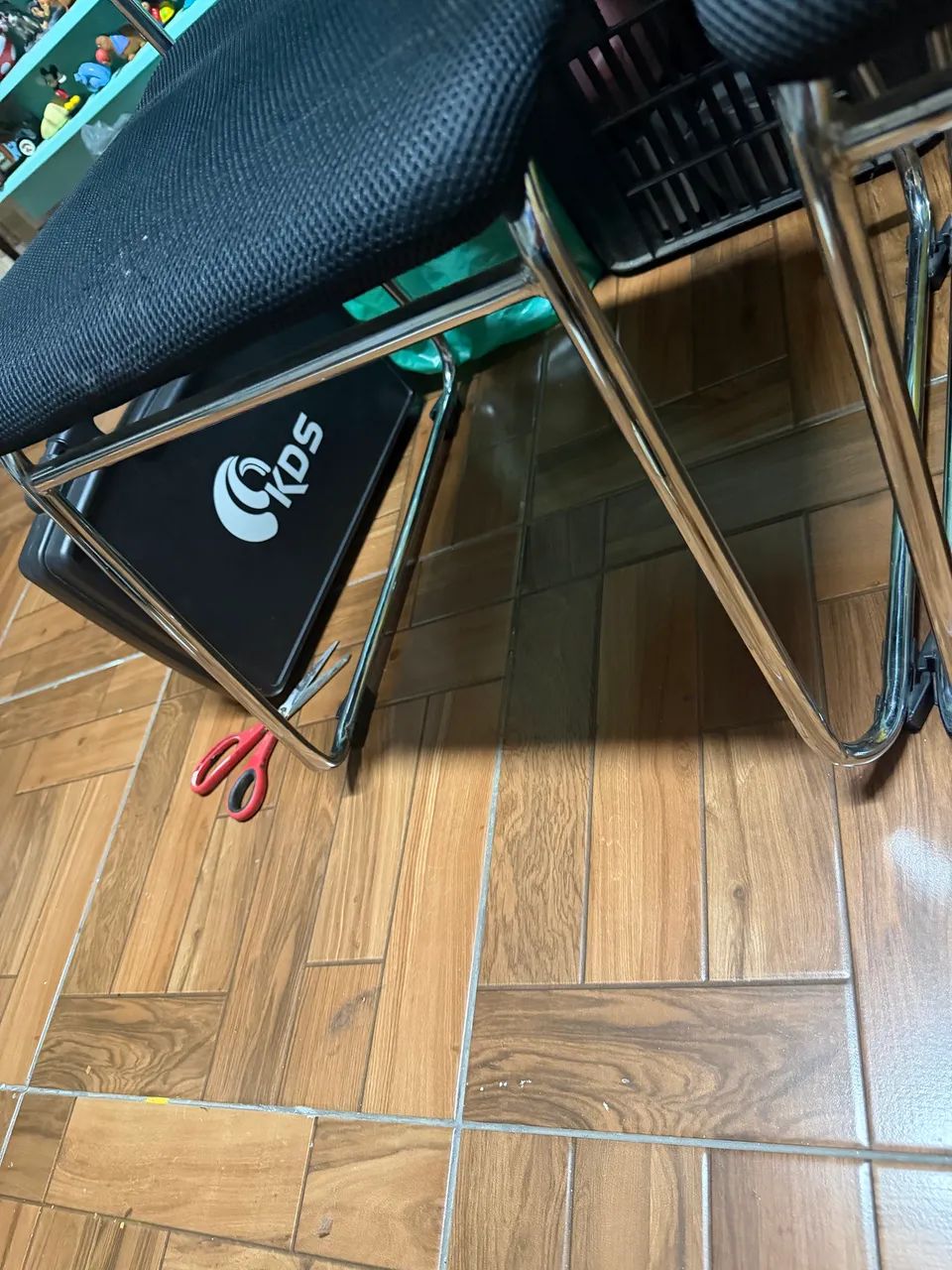 2 cadeiras de escritório em inox - Foto 4