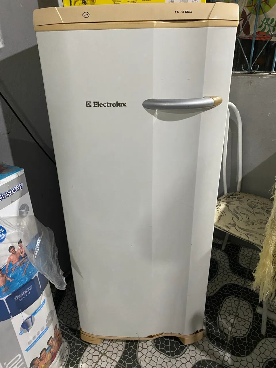 Vende-se um freezer