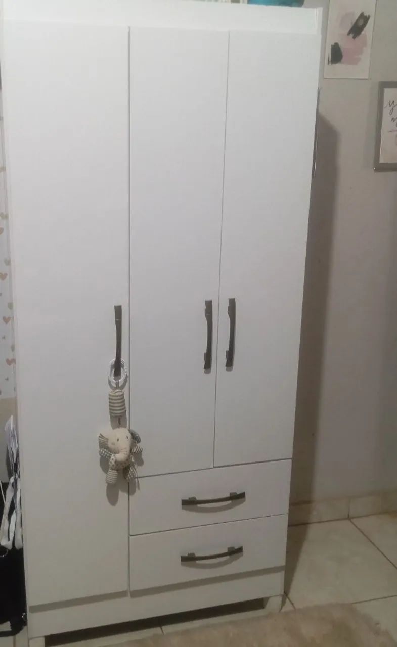 Guarda roupas e comoda infantil 