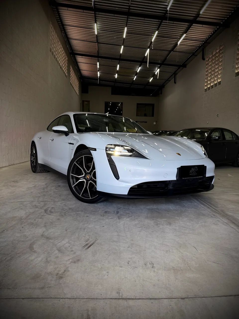 Porsche Taycan (elétrico) 2024