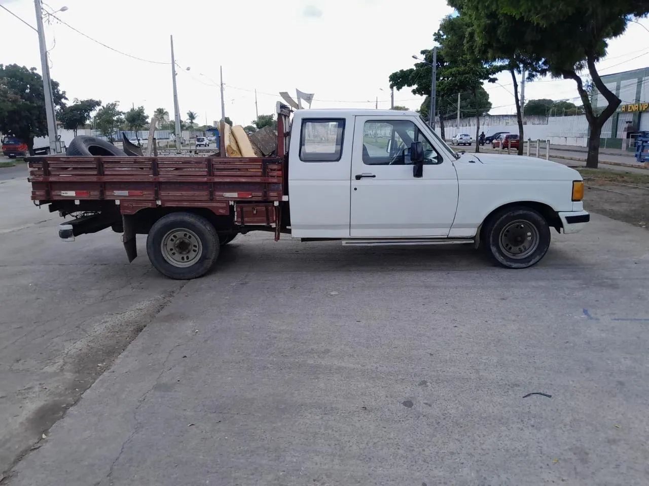Ford F-1000 S. S. Diesel / S.s. Diesel Turbo 1995