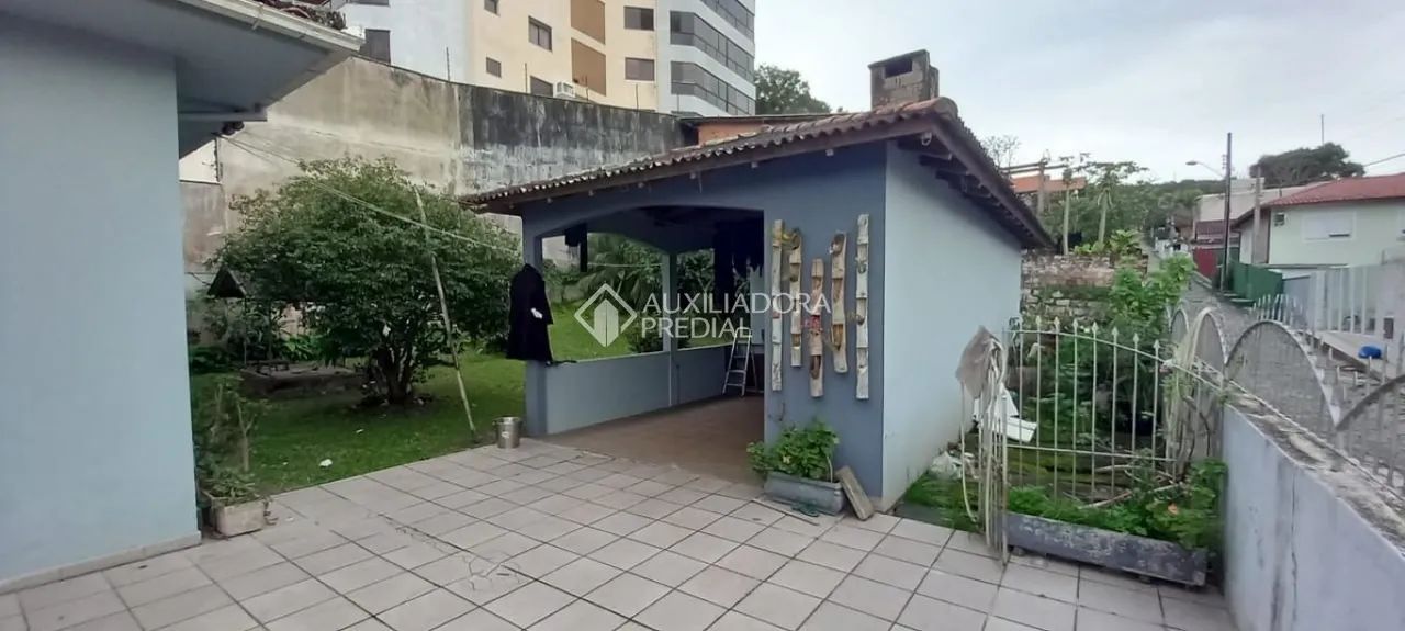 Casa térrea em terreno com 797,94m2 - João Paulo - Florianópolis/SC - Foto 3