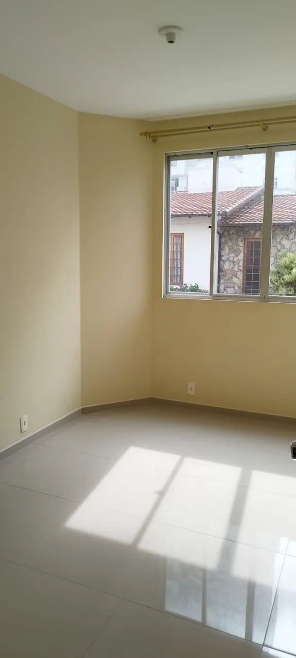 Quarto Individual para moças na Trindade (Com Ar-condicionado) - Foto 3