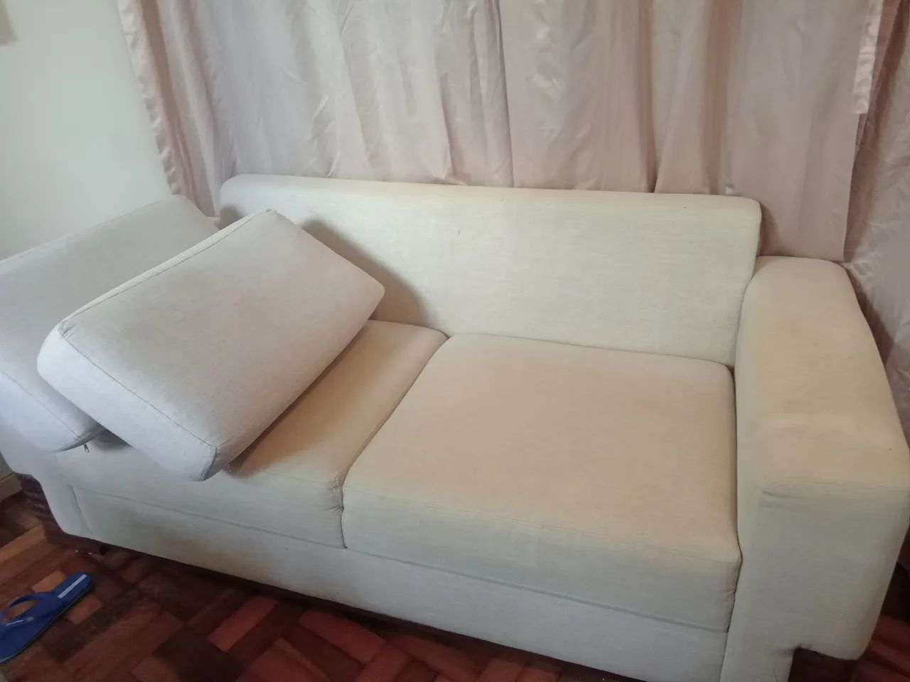 Vendo sofá  de 2 lugares medindo  190×90   em excelente estado.  - Foto 3