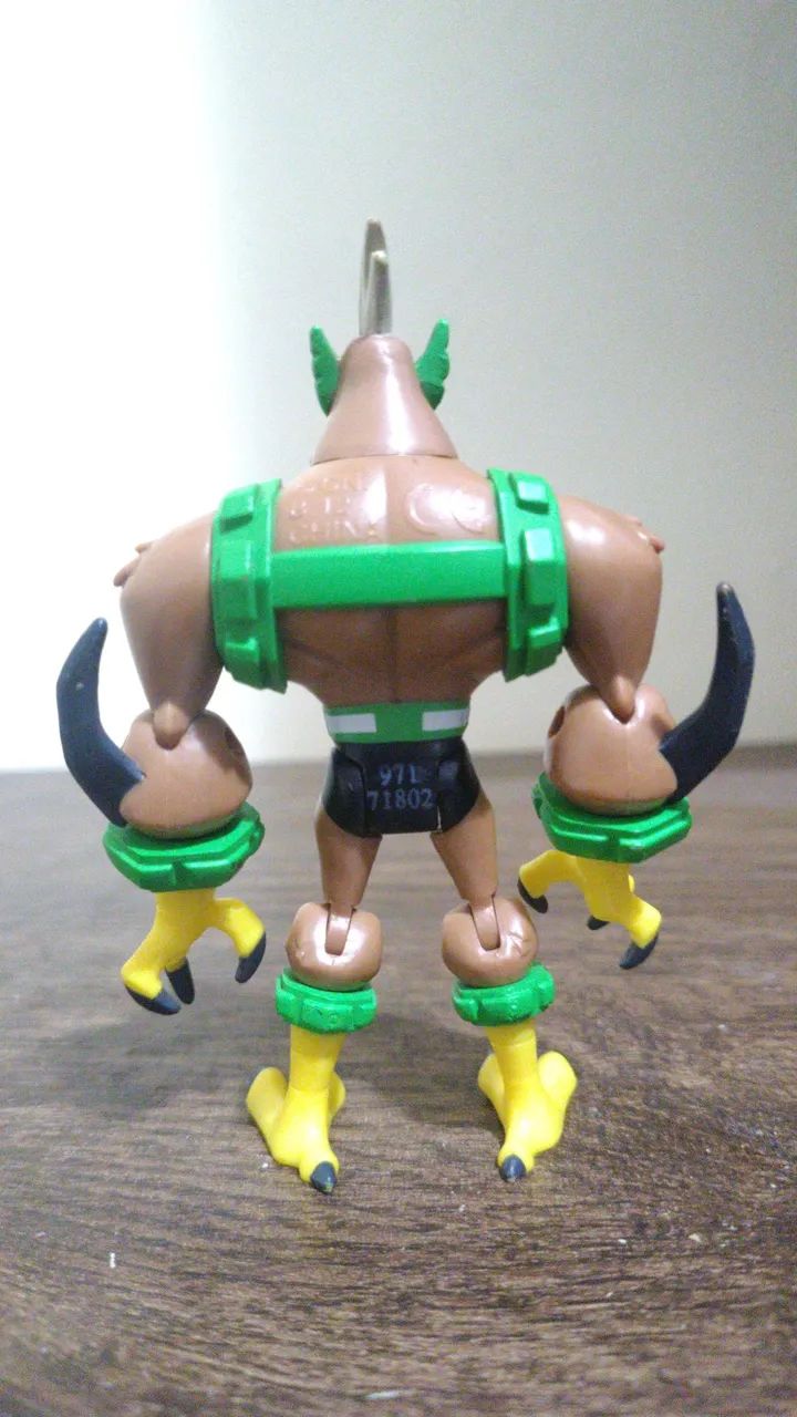 Cocoricóide Ben 10 Omniverse Bandai Usado  - Foto 2