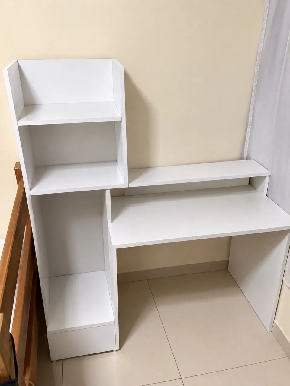 Escrivaninha semi nova