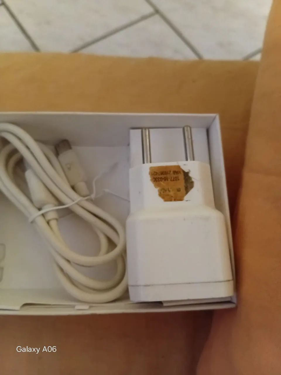 Vendo carregador original vai com 2 fontes - Foto 4