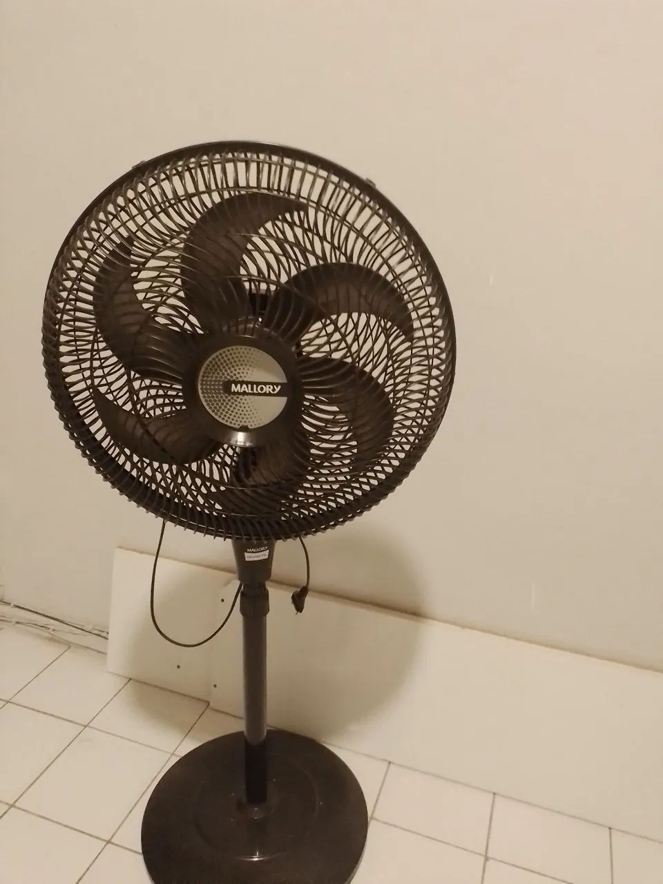 Ventilador de Coluna Mallory - Foto 4