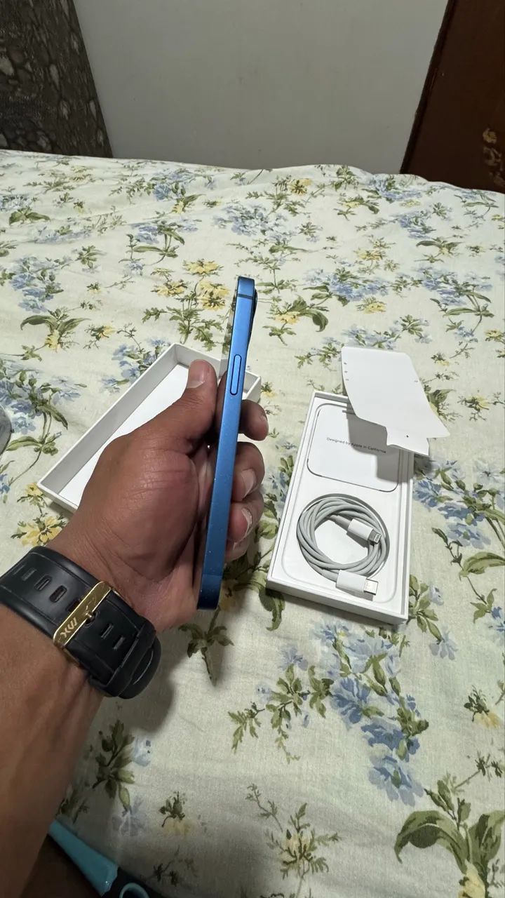 iPhone 13 azul  - Foto 2